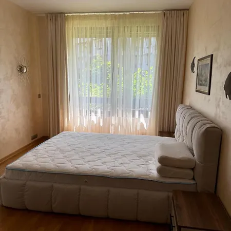 в лозенец, Oasis And Διαμέρισμα Lozenets