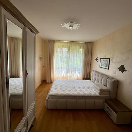 в лозенец, Oasis And *